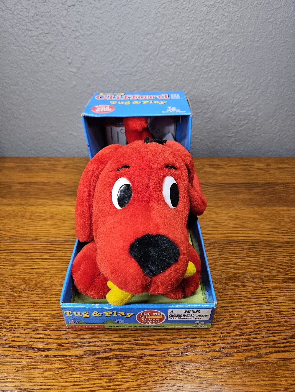Clifford the Big Red Dog Tug And Play - Picture 2 of 8